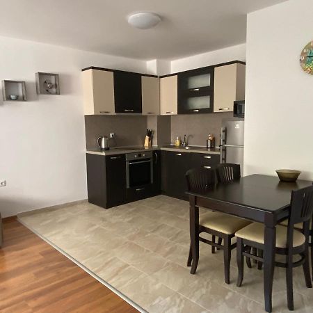 Apartments Dione Поморие Екстериор снимка