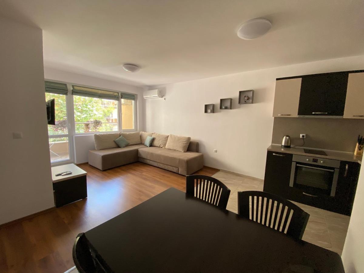 Apartments Dione Поморие Екстериор снимка