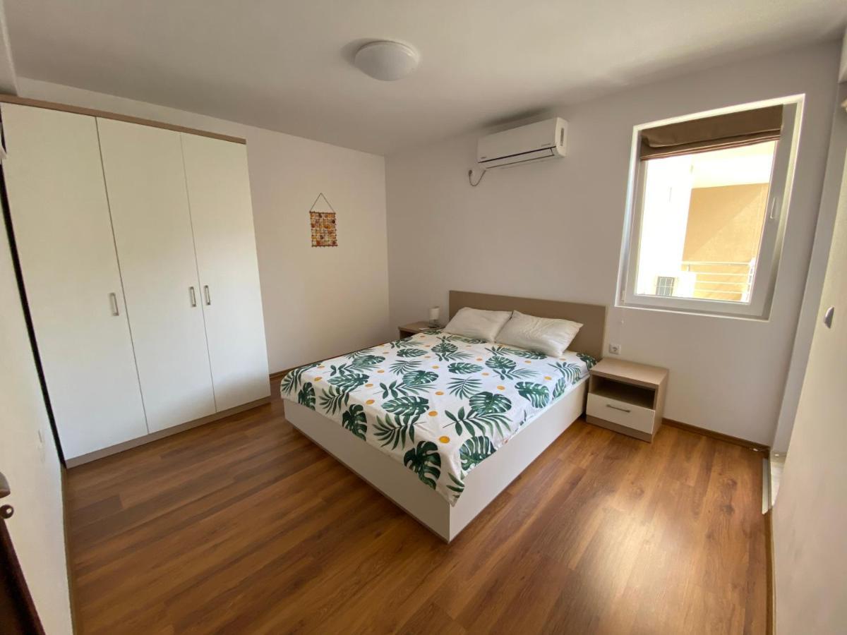 Apartments Dione Поморие Екстериор снимка