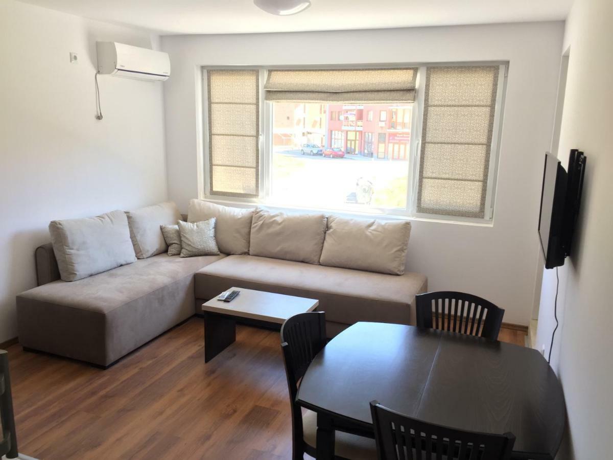 Apartments Dione Поморие Екстериор снимка