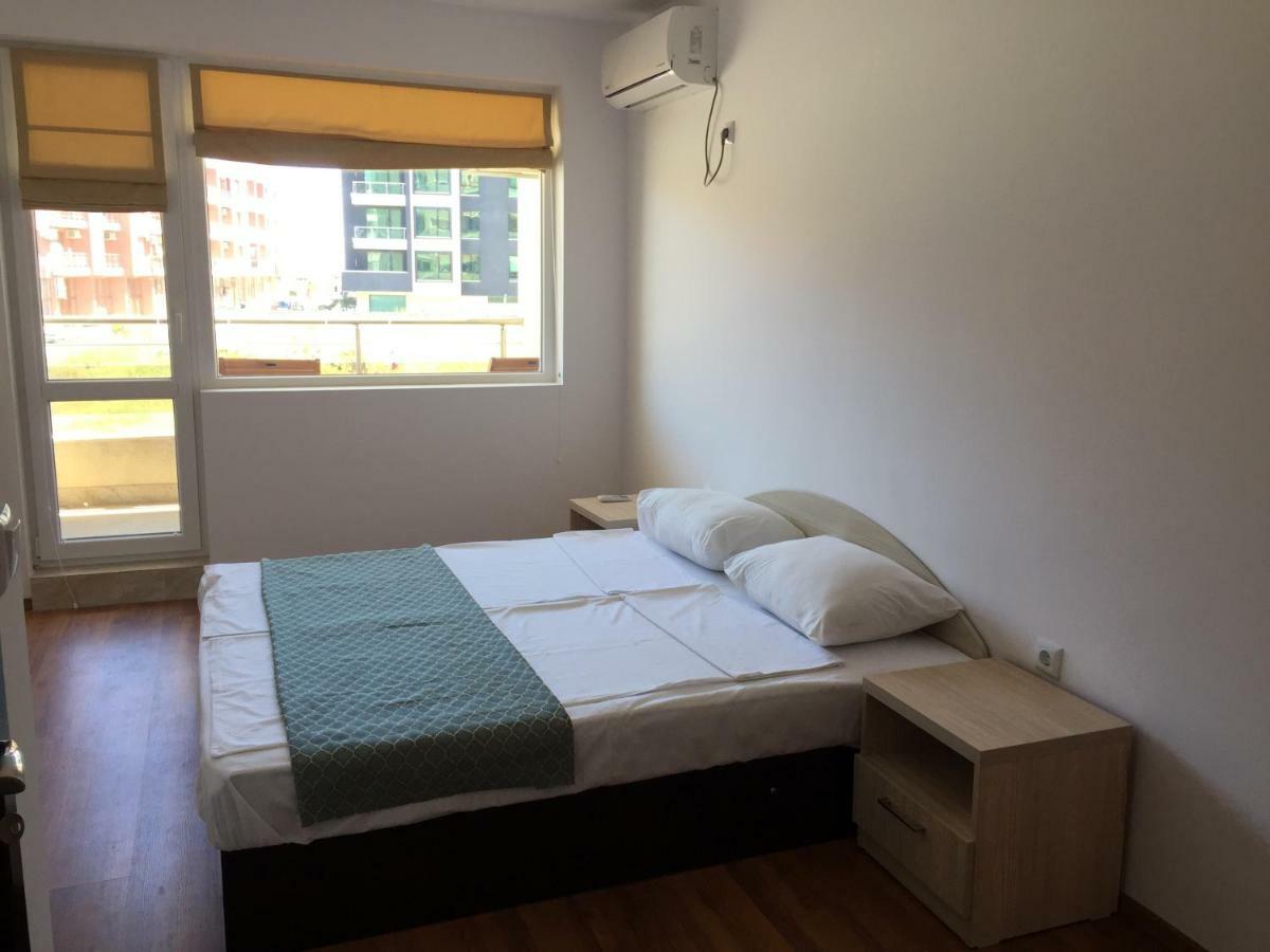 Apartments Dione Поморие Екстериор снимка