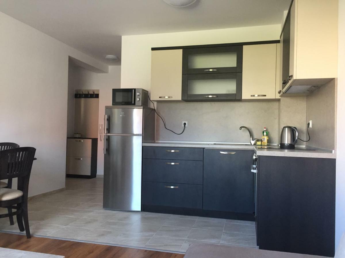 Apartments Dione Поморие Екстериор снимка