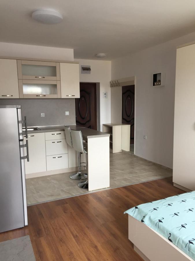 Apartments Dione Поморие Екстериор снимка